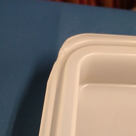 Vintage Tupperware Deviled Eggs White and Tan Tray/Dish with Lid Cottagecore - Picture 7 of 7